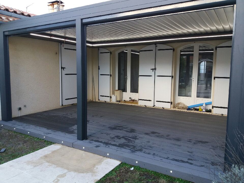 Éclairage extérieur de terrasse avec spots et LED par EGC 33