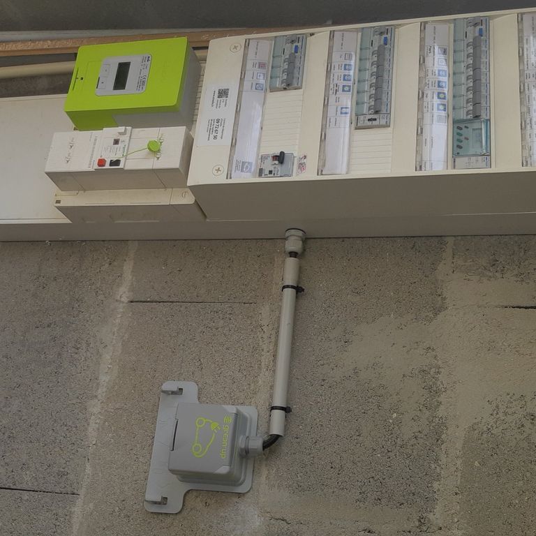 Installation d'une prise Green'Up avec circuit dédié près du tableau électrique
