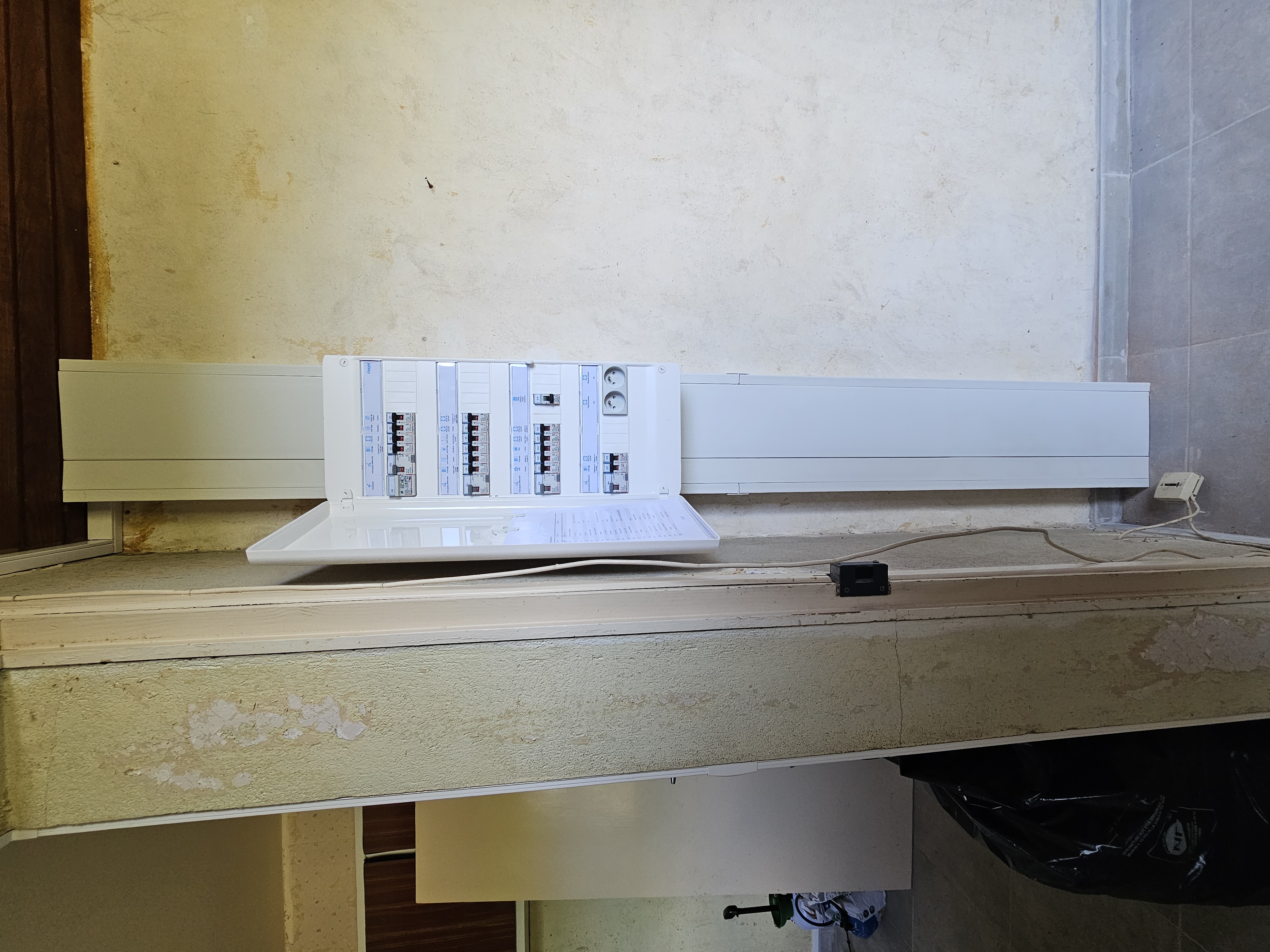 Coffret électrique fermé par EGC 33